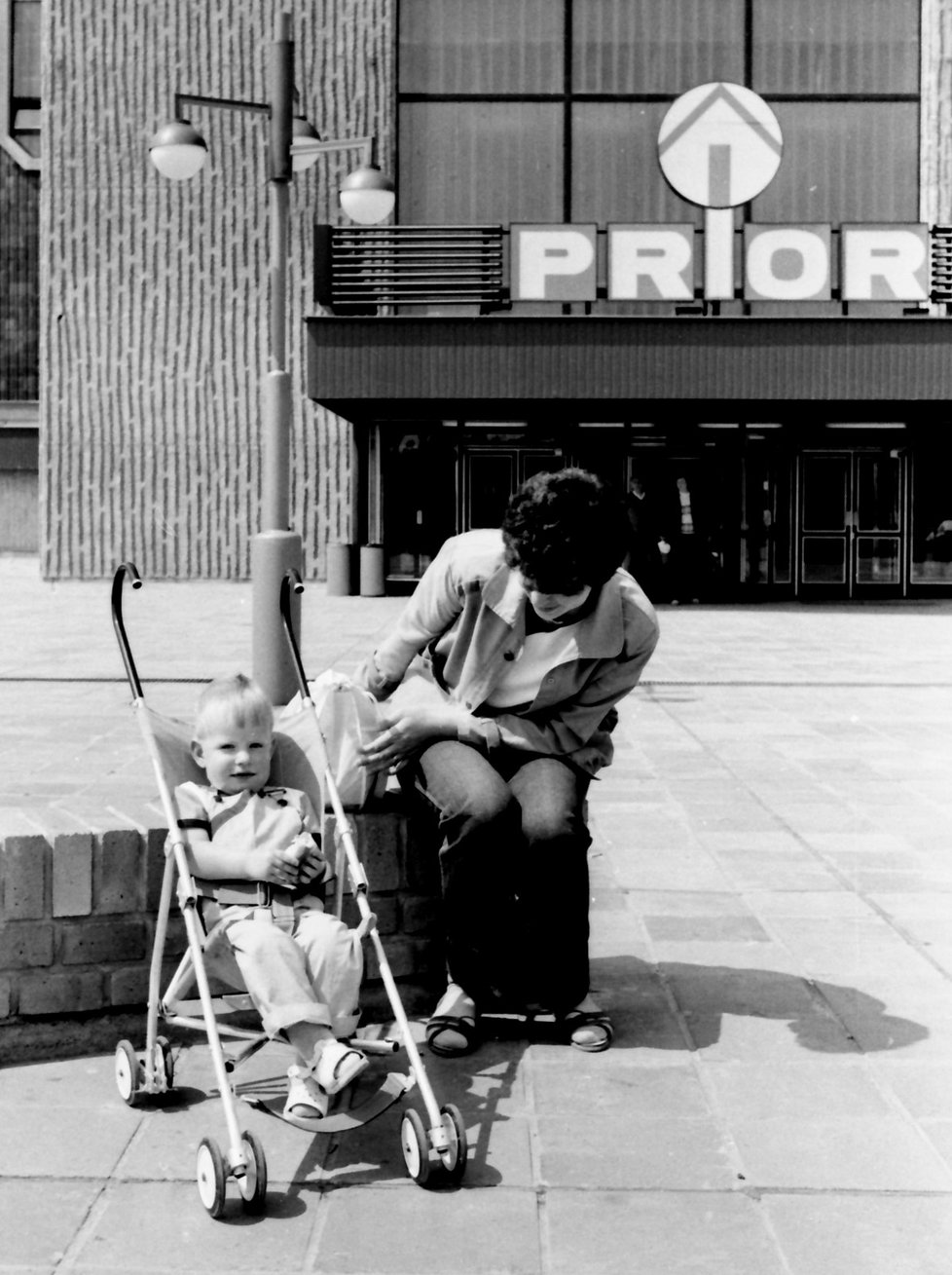 Brněnský obchodní dům na Dornychu byl od roku 1976 nejznámějším Priorem na jižní Moravě. Až do revoluce v roce 1989 byl výkladní skříní režimu a socialistického nakupování.