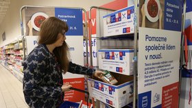 Letní potravinová sbírka Tesco pomáhá lidem v nouzi