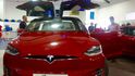 Zahájení prodeje elektromobilů Tesla v Alze. Teď tu tesly končí