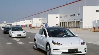 Tesla loni dodala rekordní počet vozů. Do světa poslala o polovinu víc aut než v roce 2018