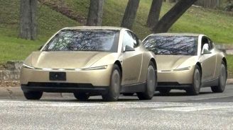 Robotaxík Tesly se blíží. Nakonec asi s volantem i pedály Robotaxík Tesly se blíží. Nakonec asi s volantem i pedály