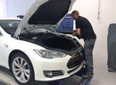 Tesla otevře v Praze své první servisní středisko v Česku