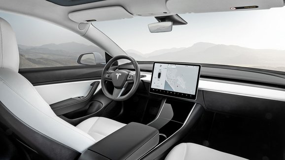 Tesla nabízí další způsob, jak si zpříjemnit nabíjení. Pusťte si Netflix & YouTube