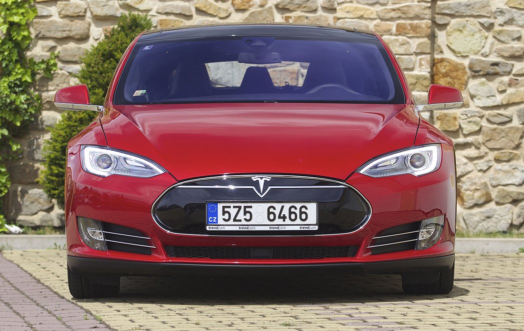 Tesla S