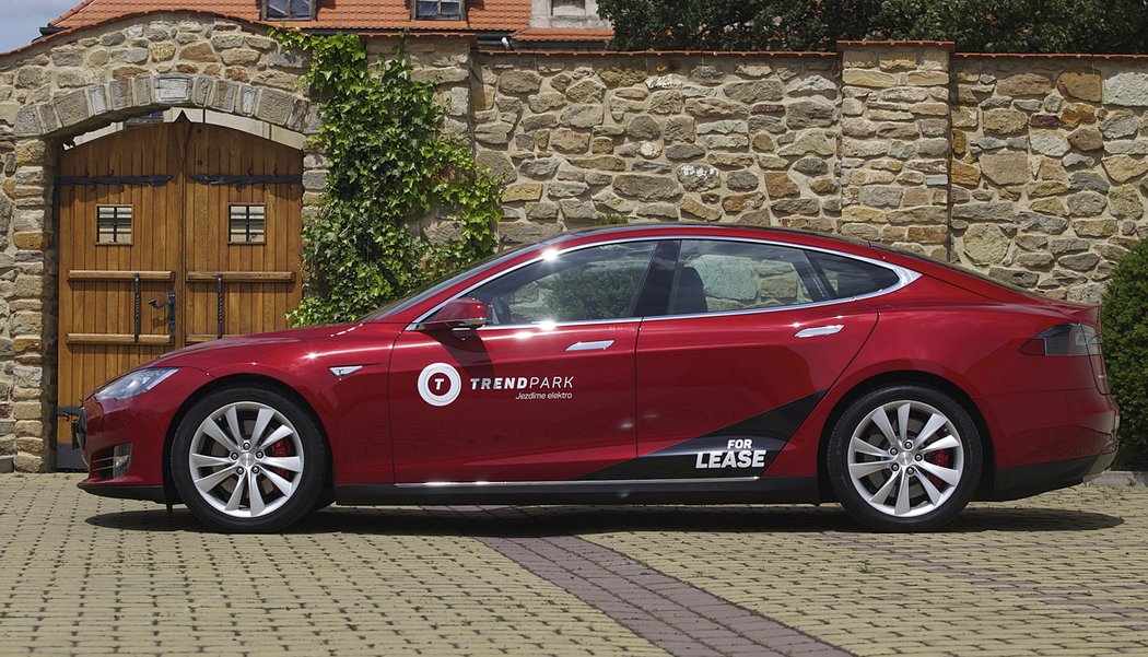 Tesla S