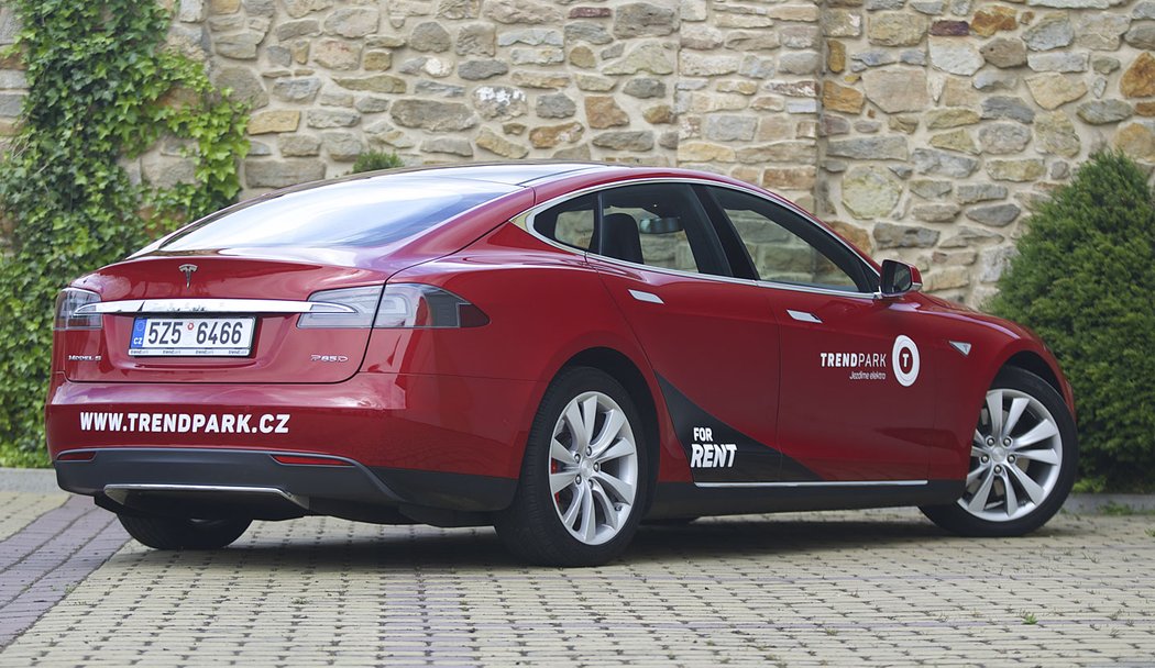 Tesla S