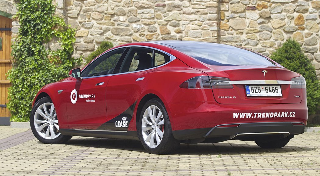 Tesla S