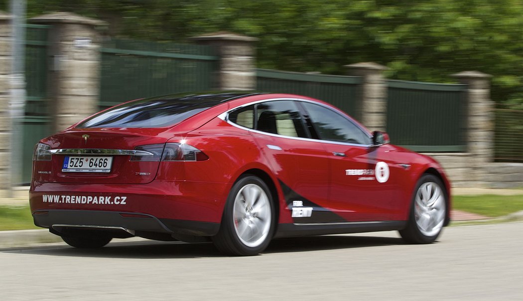 Tesla S