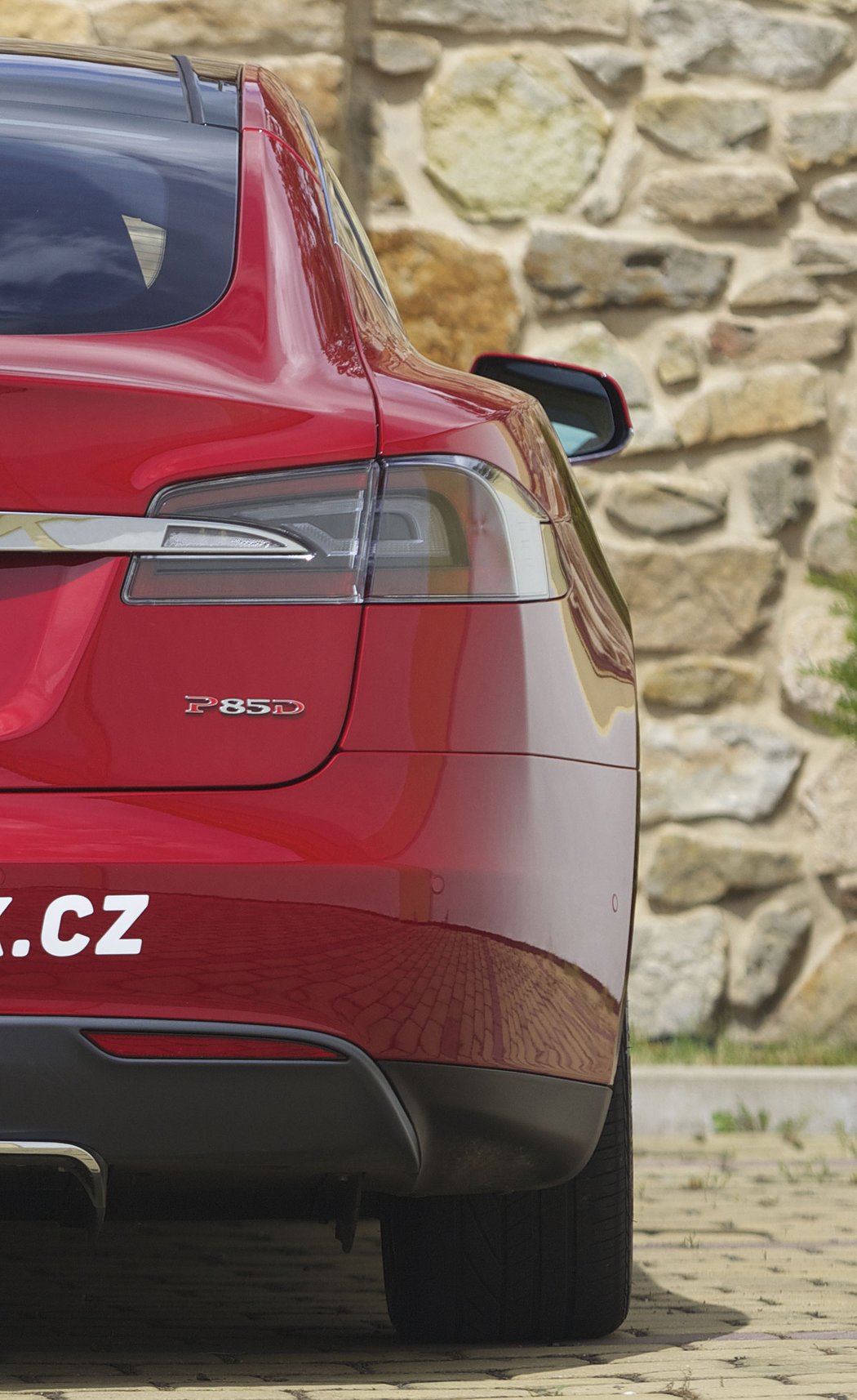 Tesla S