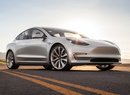 Tesla Model 3 se blíží. Musk slibuje předání prvních aut už tento měsíc!
