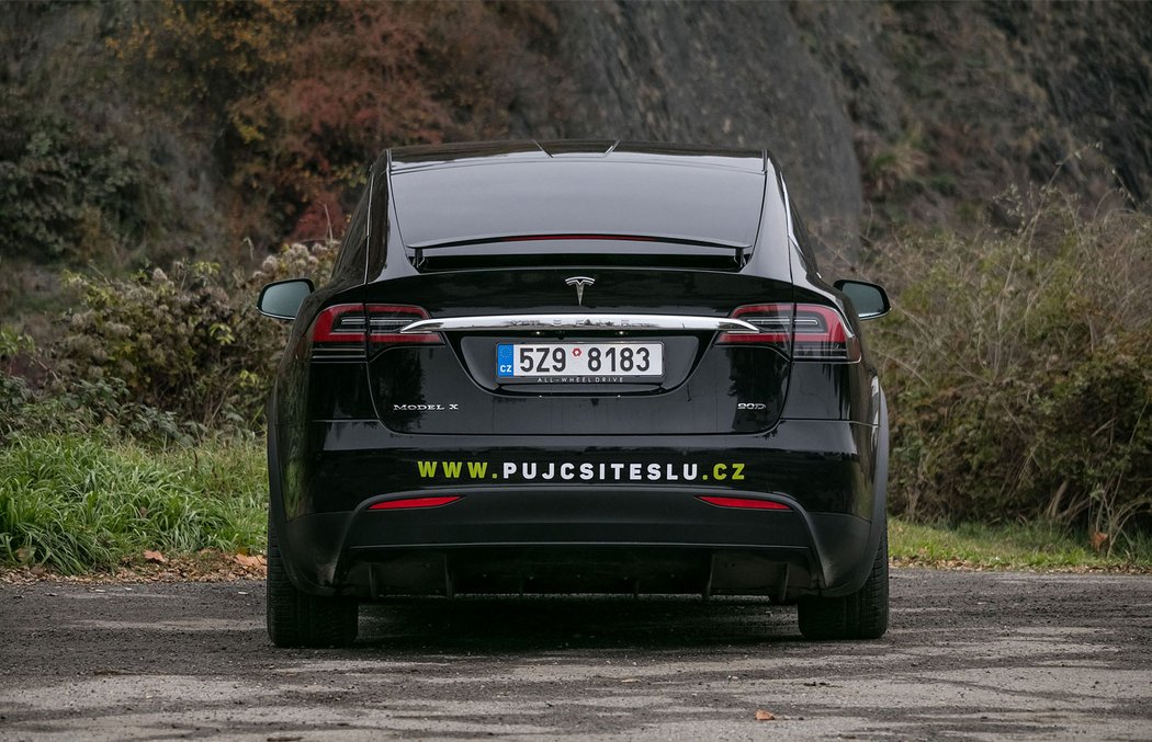 Tesla Model X 90D