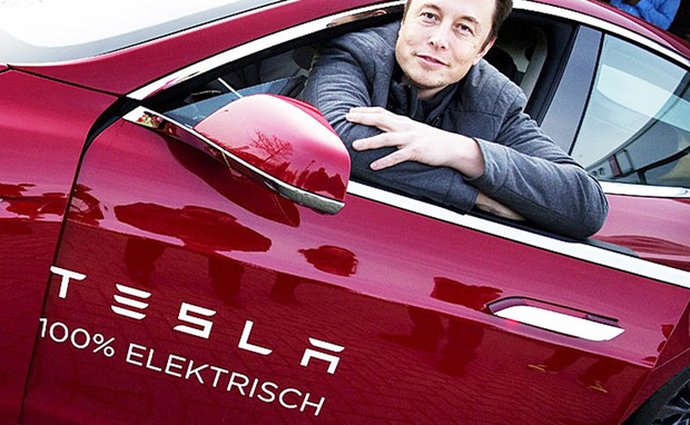 Elektromobily, tunely, rakety i plamenomety. V čem všem už má Elon Musk prsty?