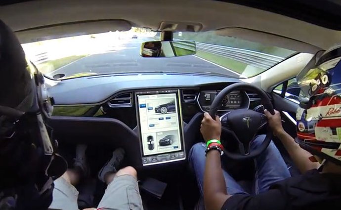 Video: Tesla Model S na Nürburgringu
