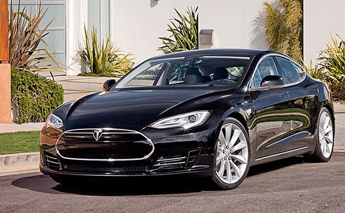 Američtí regulátoři ukončili vyšetřování požárů v autech Tesla