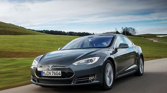 Automobilka Tesla vykázala rekordní ztrátu