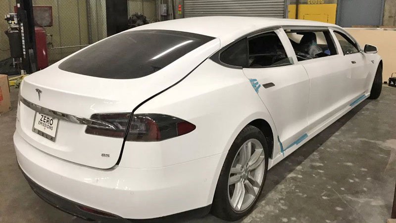 Tesla Model S Limuzína