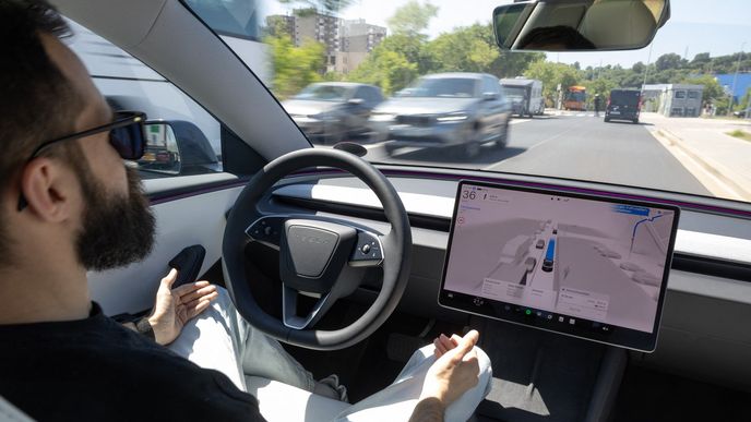 Česko umožnilo používání pokročilého asistenčního systému Tesla FSD Supervised. Česko umožnilo používání pokročilého asistenčního systému Tesla FSD Supervised.