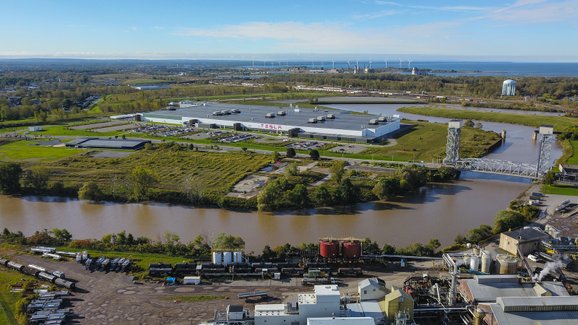 Němci protestují proti evropské Gigafactory. Prý jim ukradne vodu