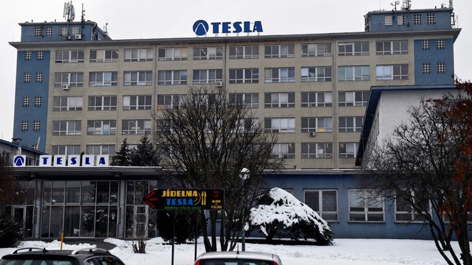 Developerská společnost Central Group představila 7. února 2019 nový projekt Rezidenční čtvrť Tesla Hloubětín (na vizualizaci). Na místě dosluhujícího skladového a průmyslového areálu Tesly v pražském Hloubětíně chce vybudovat projekt s 1500 byty a občanskou vybaveností. Celková investice přesáhne šest miliard korun. Stavět by se mohlo začít v roce 2021.