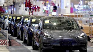 Tesla od pondělí obnoví výrobu v německé továrně. Zastavila ji kvůli útokům v Rudém moři