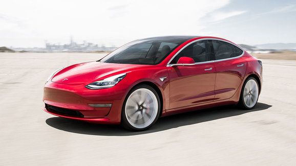Tesla Model 3 ztrácí hodnotu až 5x pomaleji než konkurence