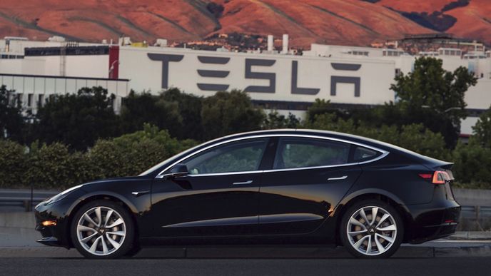 První sériová Tesla Model 3