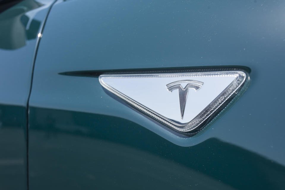 Tesla model S P85D