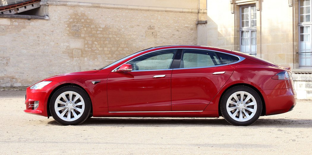 Tesla Model S 75D