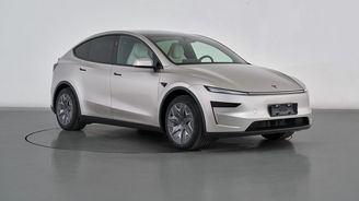 Tesla ukázala nové SUV. Uveze šest lidí a dorazí už velmi brzy Tesla ukázala nové SUV. Uveze šest lidí a dorazí už velmi brzy