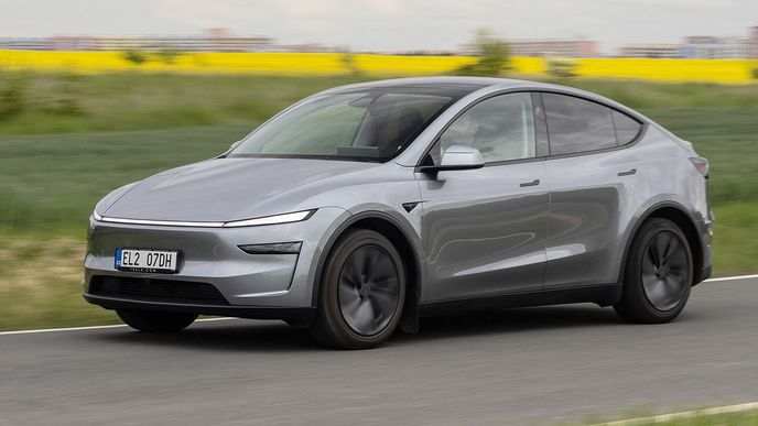 Tesla Model Y Long Range AWD Tesla Model Y Long Range AWD