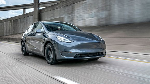 Trh s elektromobily v USA: Tesla vládne všem, ostatní zatím paběrkují