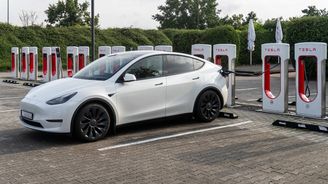 Tesla otevře příští rok v Brně druhou českou pobočku. Hledá nové partnery pro servis