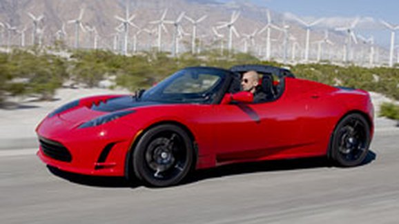 Tesla Roadster 2.5: Premiéra na dvou místech současně