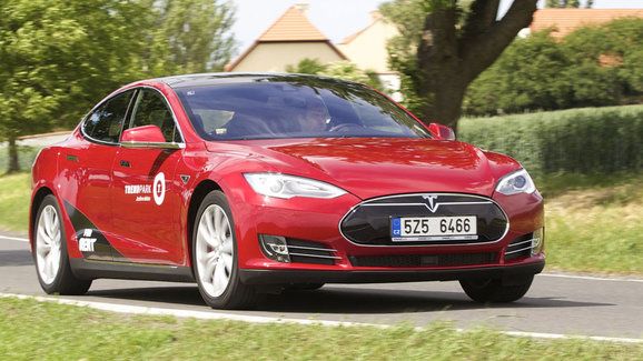 TEST Tesla Model S&nbsp;P85D – Tohle je budoucnost
