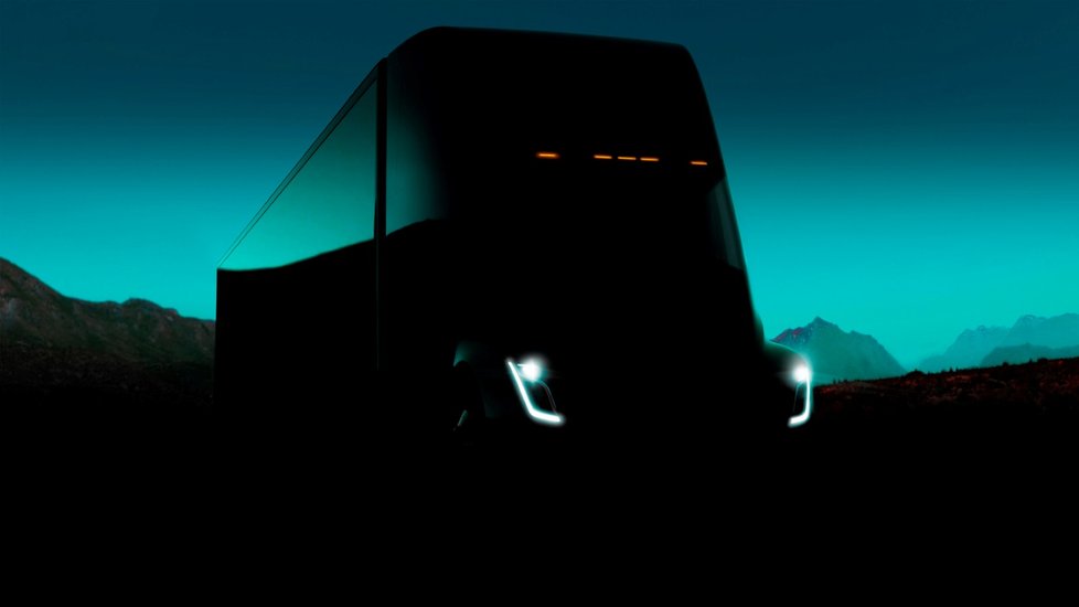 Prototyp elektrického tahače Tesla Semi. Na jedno nabití prý dokáže ujet až 800 km při maximálním zatížení a dálniční rychlosti. Z nuly zvýší rychlost na 96 kilometrů za hodinu bez nákladu za pět sekund a s nákladem za 20 sekund.