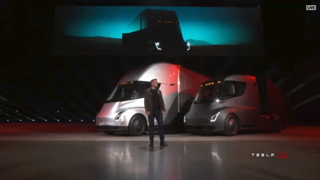 Elon Musk při představení Tesly Semi
