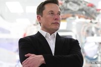 Miliardová bitva o Twitter: Musk skrečoval nákup, platforma ho k němu chce donutit soudně