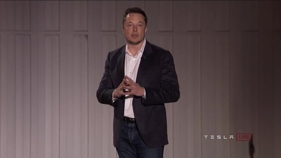 Musk má další zvláštní nápad. Tesly prý dostanou přizpůsobitelné zvuky při pohybu a použití klaksonu