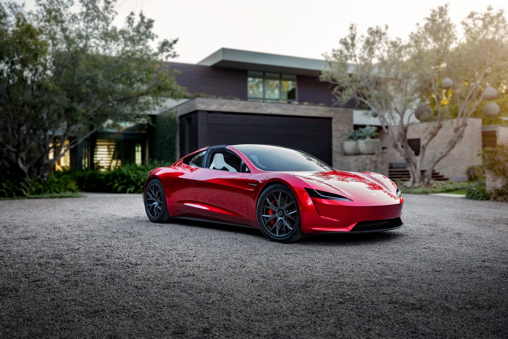 K zákazníkům vyjede nová Tesla Roadster nejdříve za rok