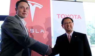 Tesla a Toyota údajně jednají o společné výrobě levných SUV elektromobilů