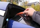 Video: Tesla Model X - kráječ prstů v základní výbavě?