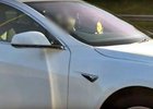 Tesla S 60 se řítila po britské dálnici „bez řidiče“: Co následovalo ?