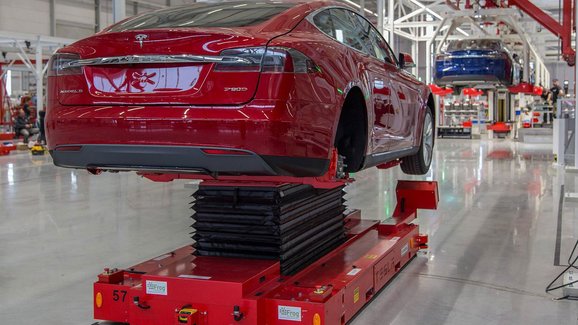 Tesla navzdory pandemii dodala více aut, než se čekalo