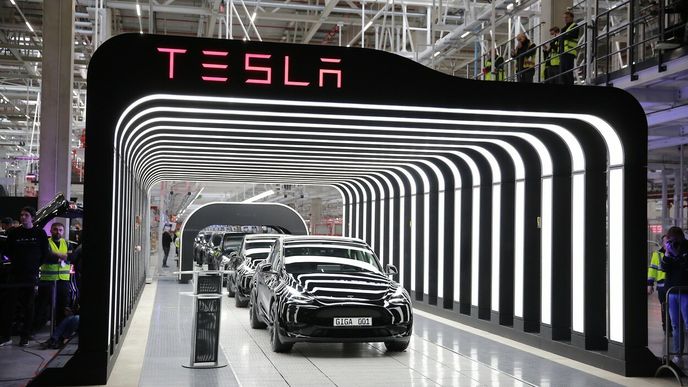 Americká automobilka Tesla otevřela u Berlína svou první továrnu v Evropě