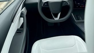 Řidič najel tisíce kilometrů bez dotyku volantu Řidič najel tisíce kilometrů bez dotyku volantu