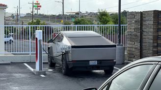 Řidič najel tisíce kilometrů bez dotyku volantu Řidič najel tisíce kilometrů bez dotyku volantu