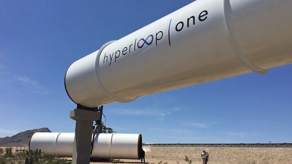 Hyperloop One: Musk chce v trubce přepravovat i auta