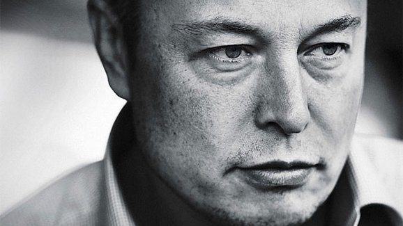 Prostořekost může Elona Muska přijít draho. Tesla byla kvůli jeho prohlášením zažalována