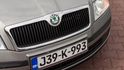 Těsně před sjezdem z dálnice několik českých policistů zastavovalo především auta se zahraničními poznávacími značkami. Těsně před sjezdem z dálnice několik českých policistů zastavovalo především auta se zahraničními poznávacími značkami.