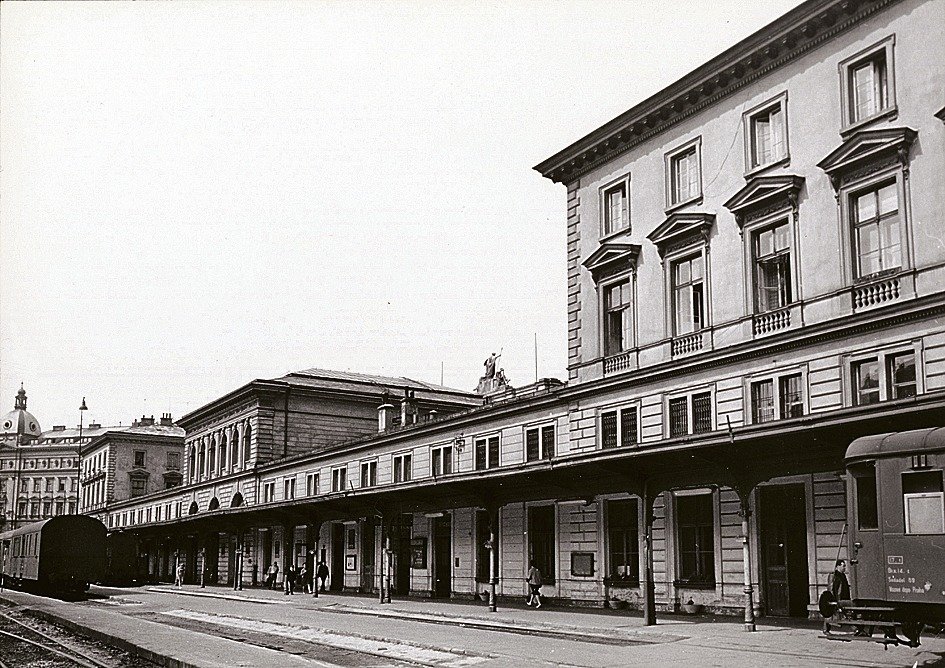 1970 – Na těšnovské nádraží vedly tři koleje.